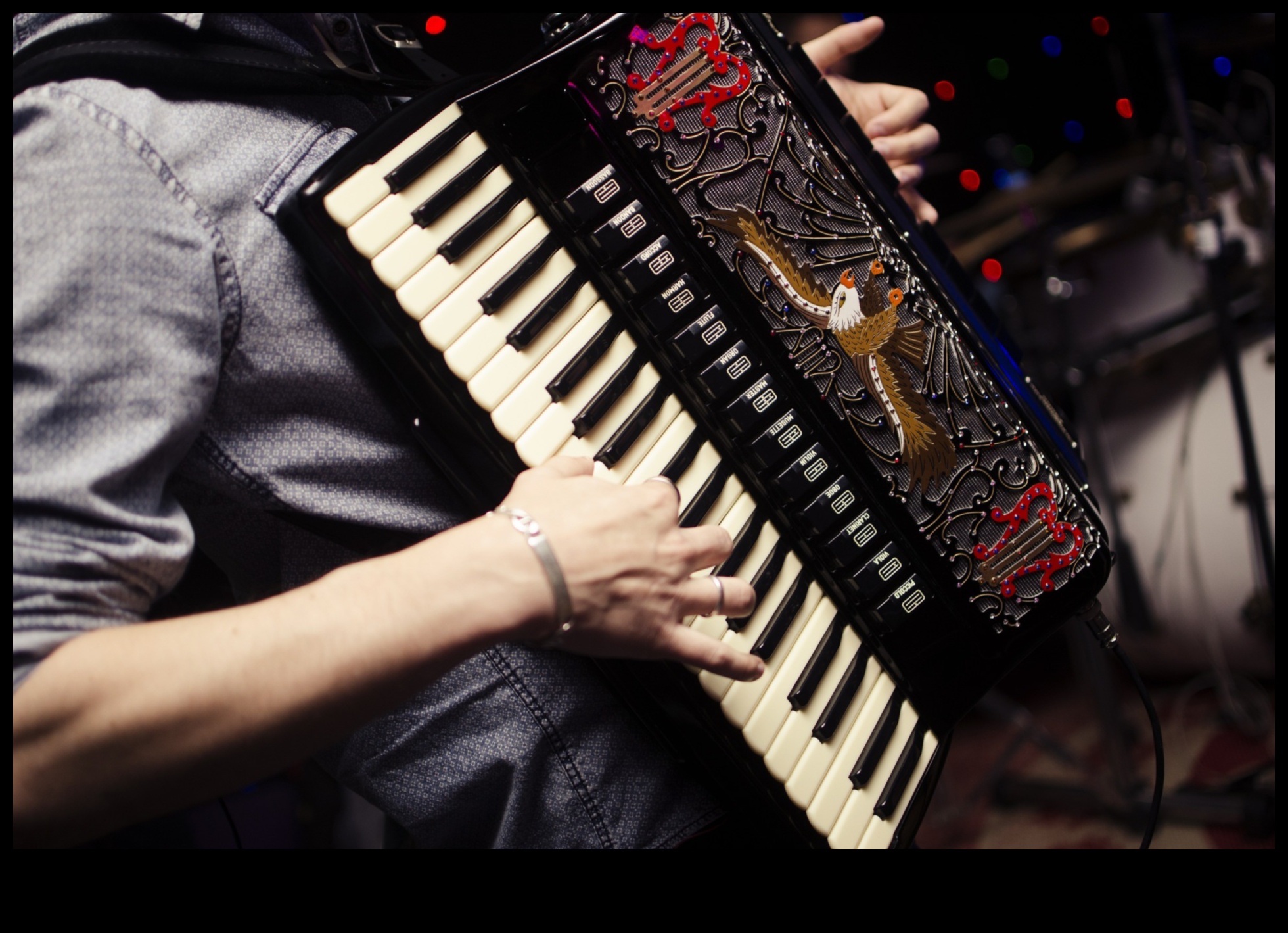 Musical Marvels מדריך לכלים למוזיקאים שאפתנים 5 Musical Marvels: כלים למוזיקאים שאפתנים