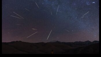 סופות ברד שמיימיות: מטאורואידים בתחזית מזג האוויר הגלקטית